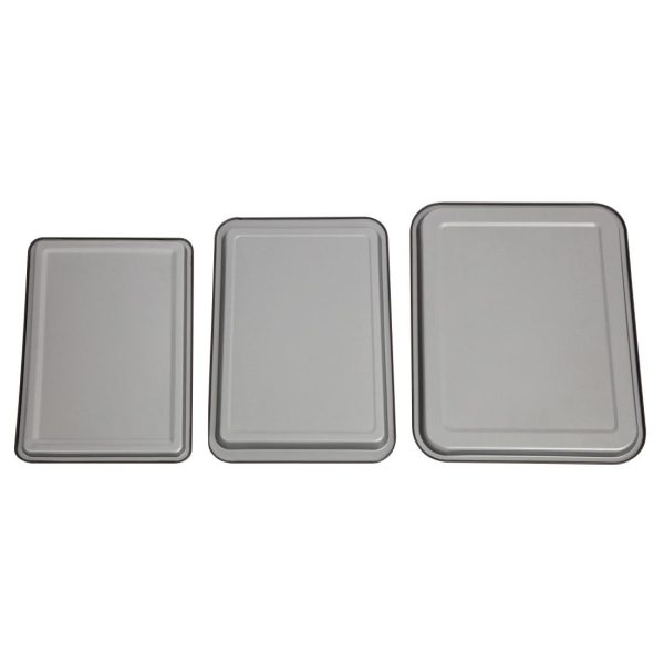 Nisbets Essentials Non Stick Baking Trays (Pack of 3) - Image 3