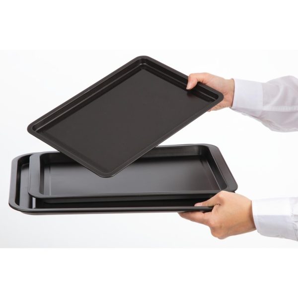Nisbets Essentials Non Stick Baking Trays (Pack of 3) - Image 4