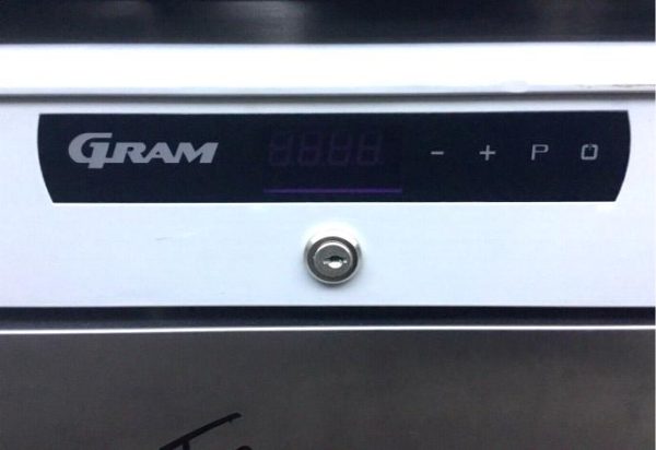 Gram Compact Under Counter 125Ltr Fridge - Image 3