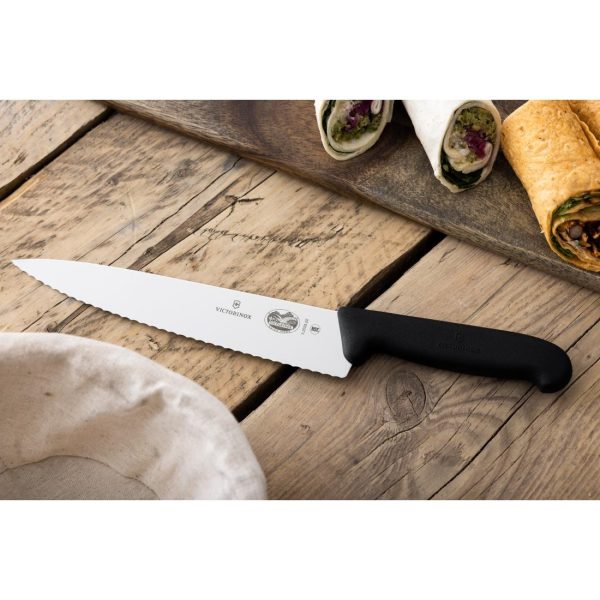 Victorinox Fibrox Serrated Carving Knife 22.2cm - Image 6