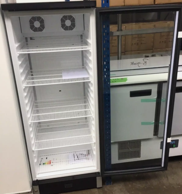 Vestfrost M 150 Upright Display Fridge - Image 4