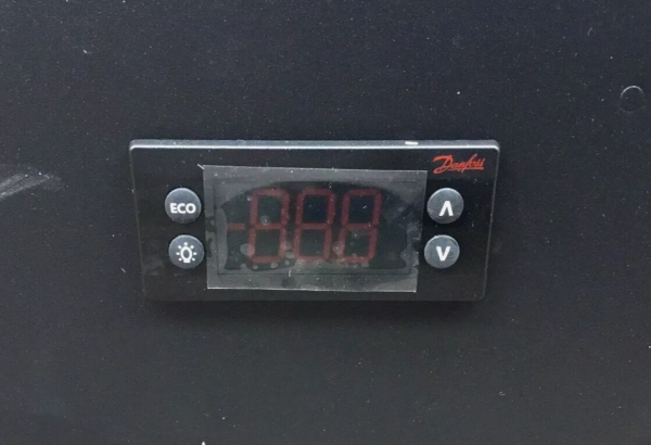 Vestfrost M 150 Upright Display Fridge - Image 3
