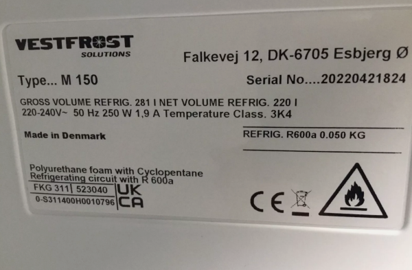 Vestfrost M 150 Upright Display Fridge - Image 2