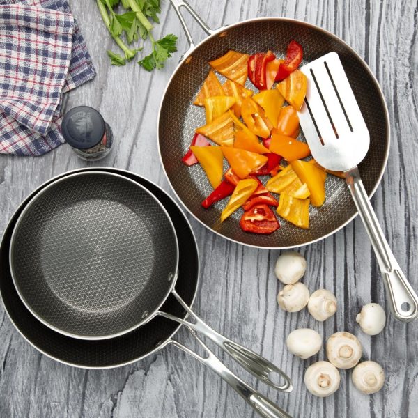 Vogue Tri-Shield Stainless Steel Frying Pan with Clad Coating 28cm - Image 9