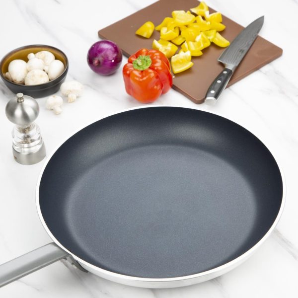 Vogue Aluminium Non-Stick Teflon Frying Pan 40cm - Image 11