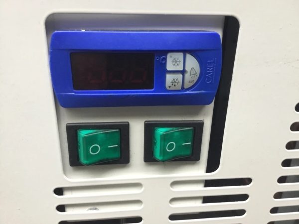 1m Multi-Deck Display Fridge with Light & Night Blind - Image 3