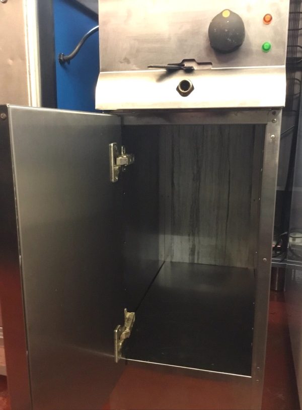 Lincat Single Tank Freestanding Electric Fryer 13amp Plug 9L - Image 4
