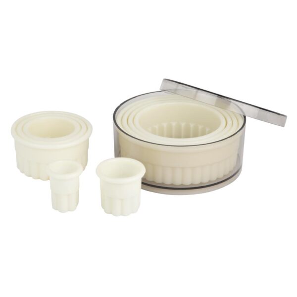 Vogue Serrated Round Pastry Cutters Nylon (Pack 9) - Image 3