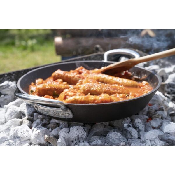 Britannia Cast Iron Double Handled Skillet 24cm - Image 4